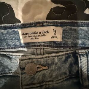 Abercrombie & Fitch Mid Rise Skinny Jeans